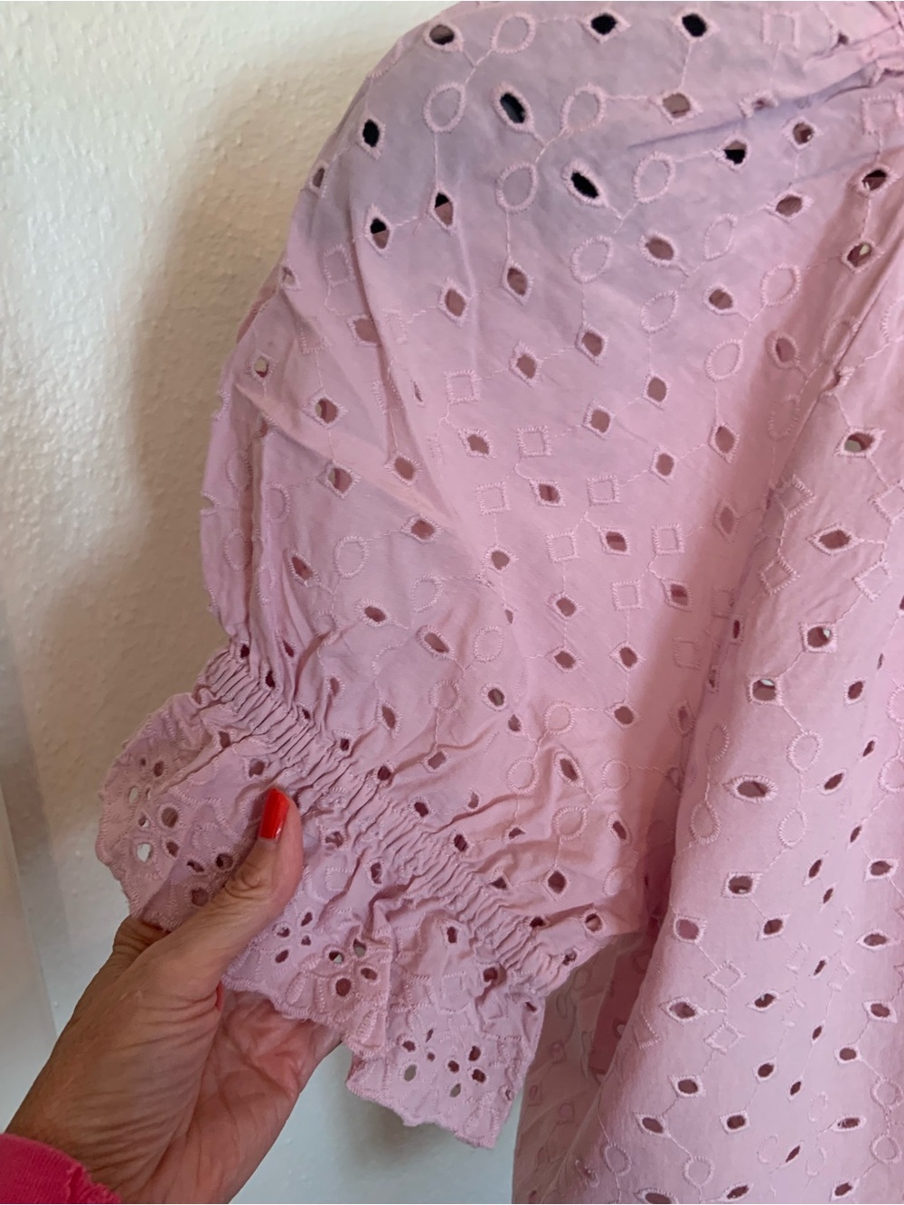 Universal Threads Women's Lavender Eyelet Puff Sleeve Top - Picture 3 of 5